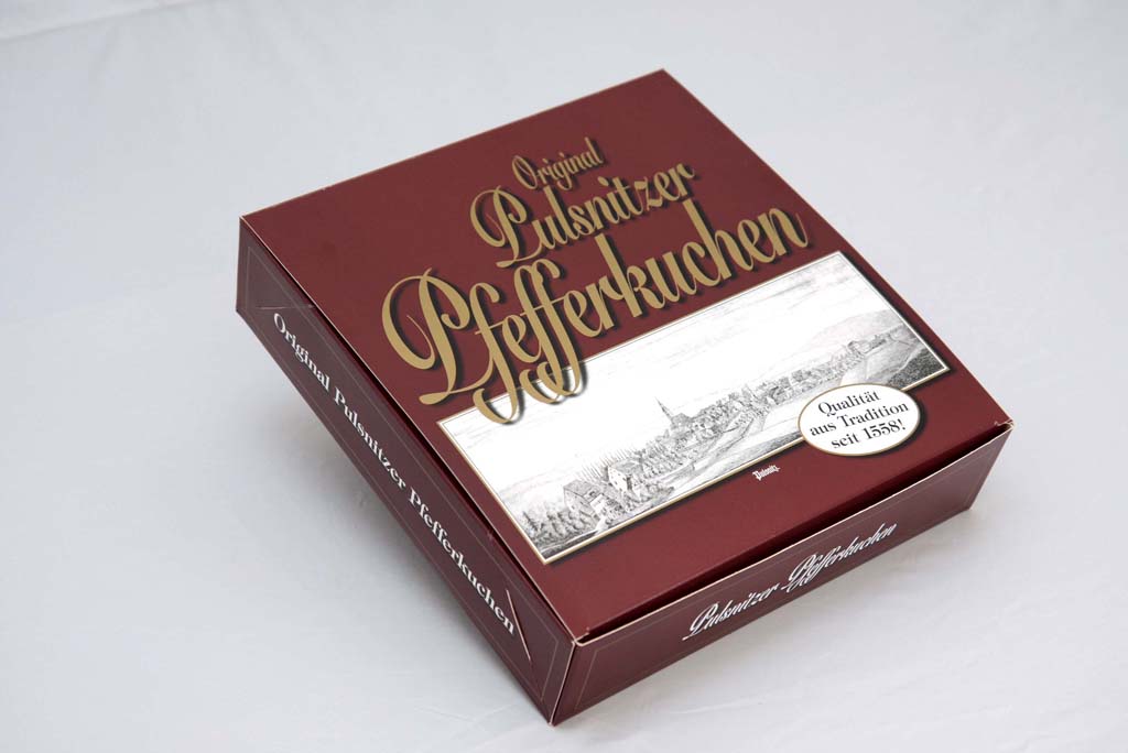 Geschenkkarton_Pulsnitzer_Motiv_-1024x684_02bOovNT41Ar2IN